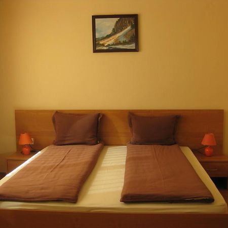Family Hotel Veronika Dövlen Dış mekan fotoğraf