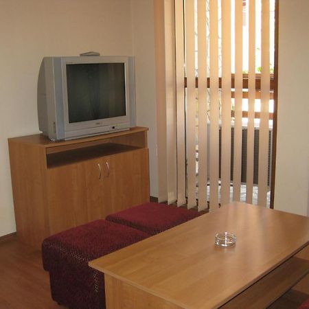 Family Hotel Veronika Dövlen Dış mekan fotoğraf