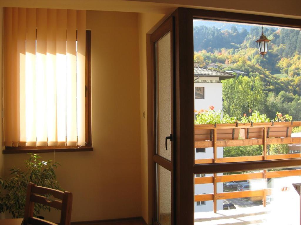 Family Hotel Veronika Dövlen Dış mekan fotoğraf