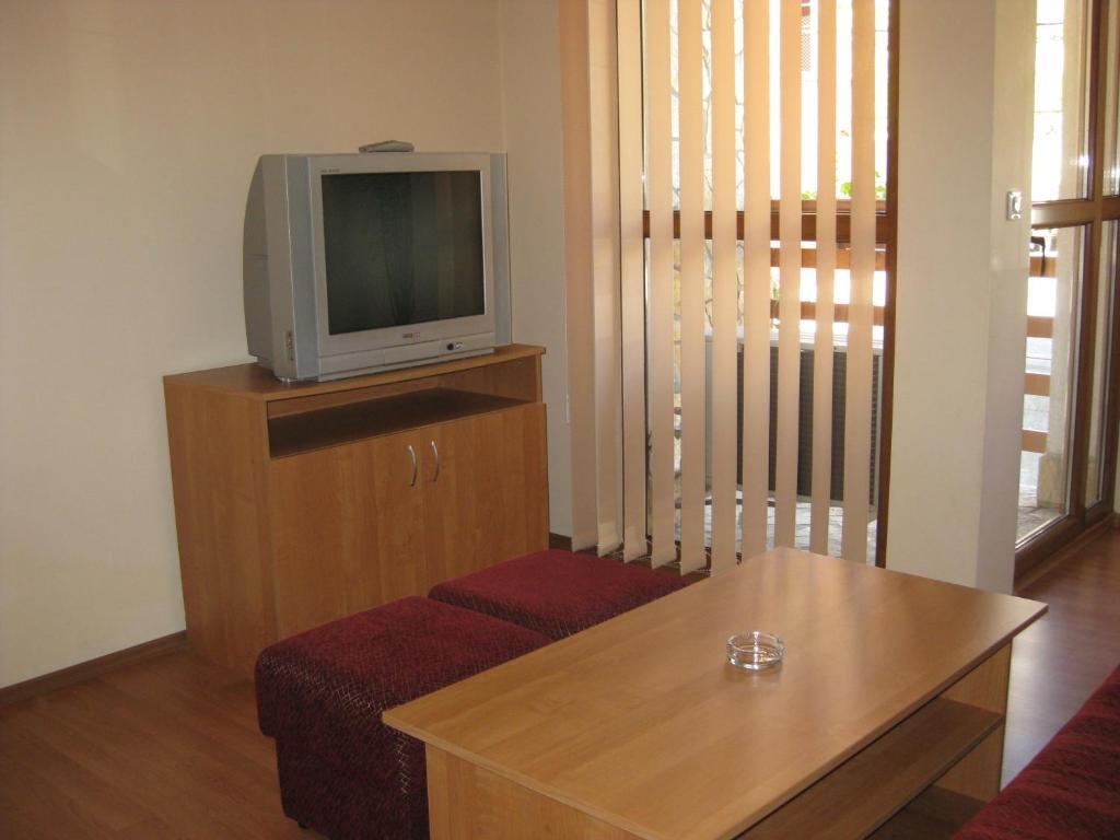 Family Hotel Veronika Dövlen Dış mekan fotoğraf