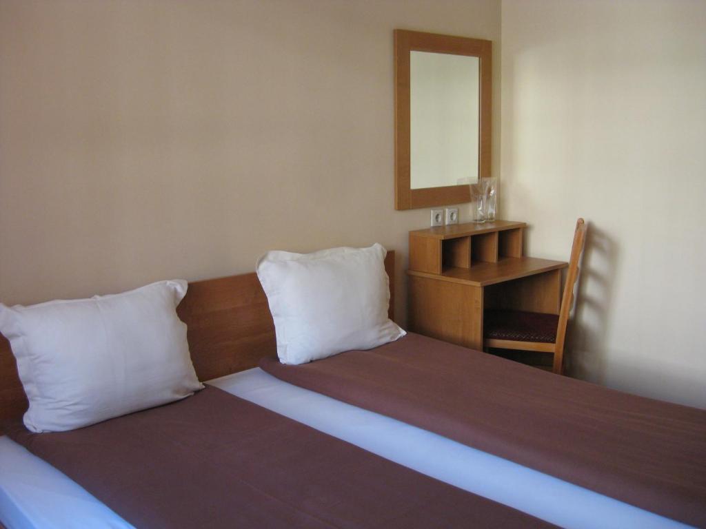 Family Hotel Veronika Dövlen Dış mekan fotoğraf