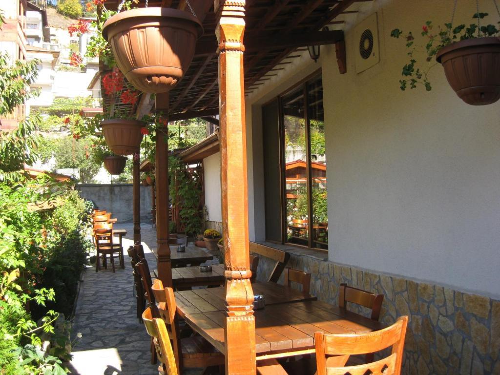 Family Hotel Veronika Dövlen Dış mekan fotoğraf