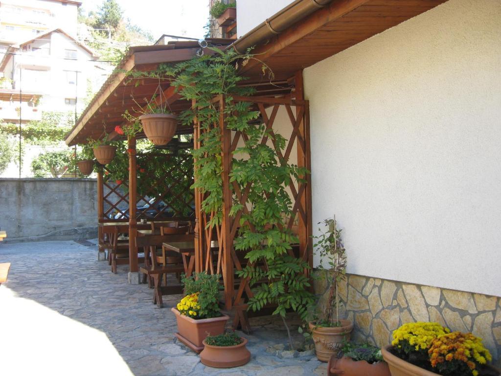 Family Hotel Veronika Dövlen Dış mekan fotoğraf