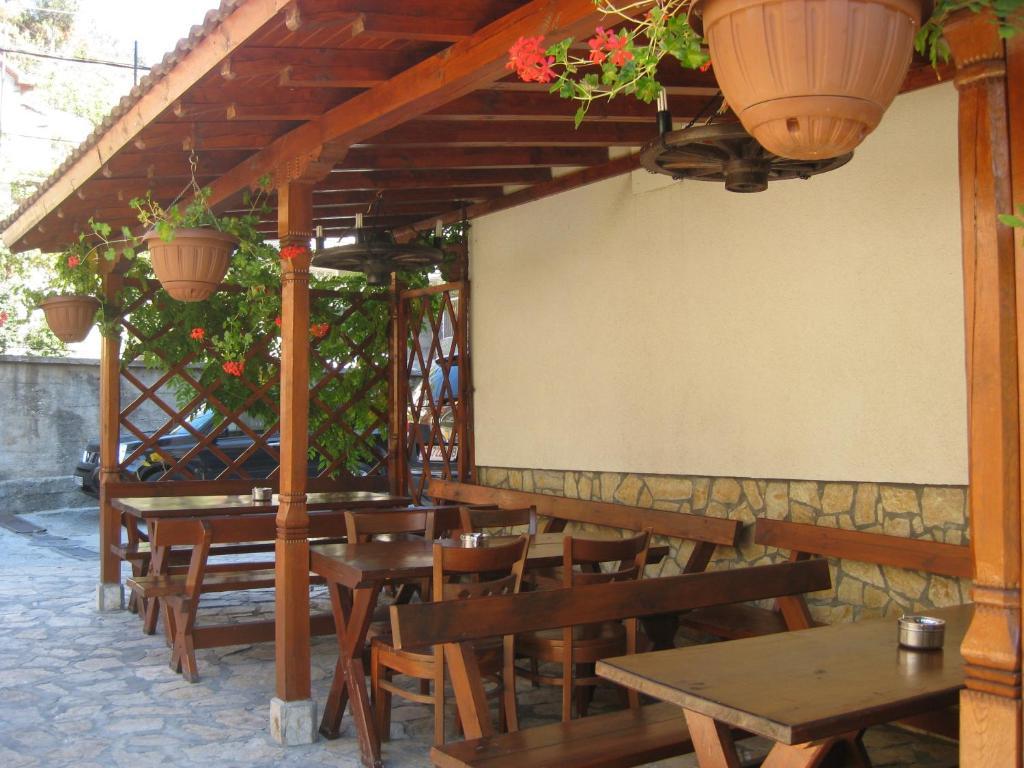Family Hotel Veronika Dövlen Dış mekan fotoğraf