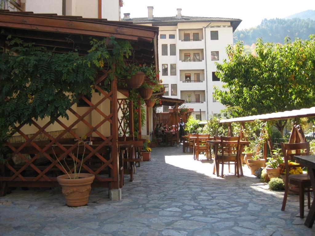Family Hotel Veronika Dövlen Dış mekan fotoğraf