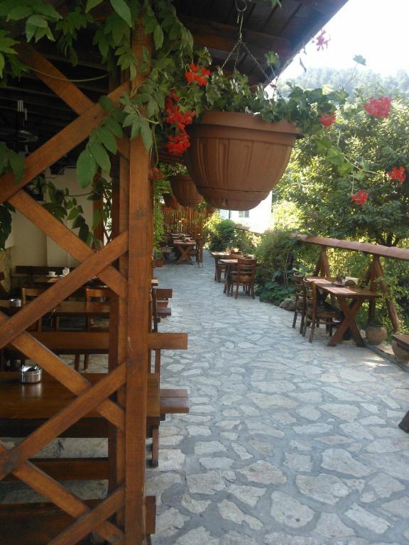 Family Hotel Veronika Dövlen Dış mekan fotoğraf